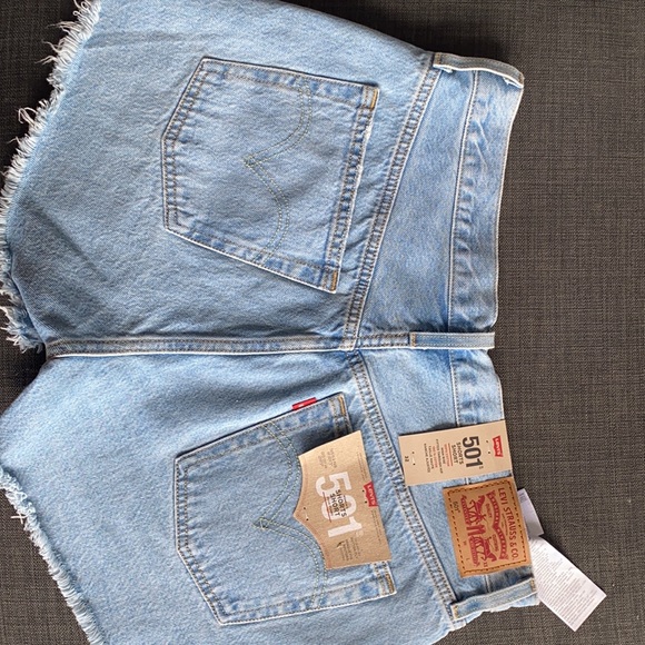 Levi’s 501 shorts - Picture 2 of 3